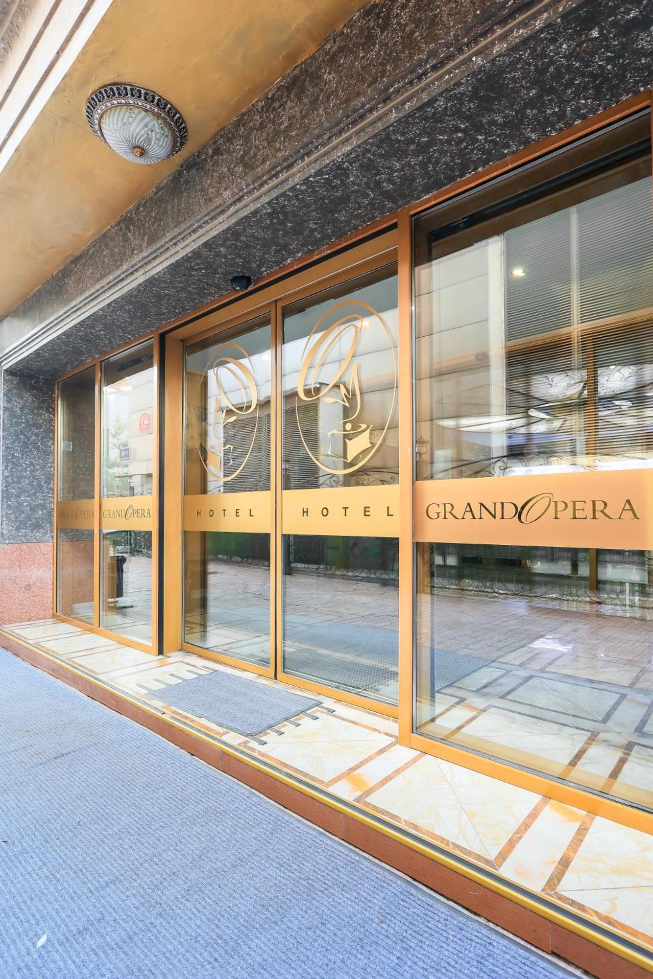 Grand Opera