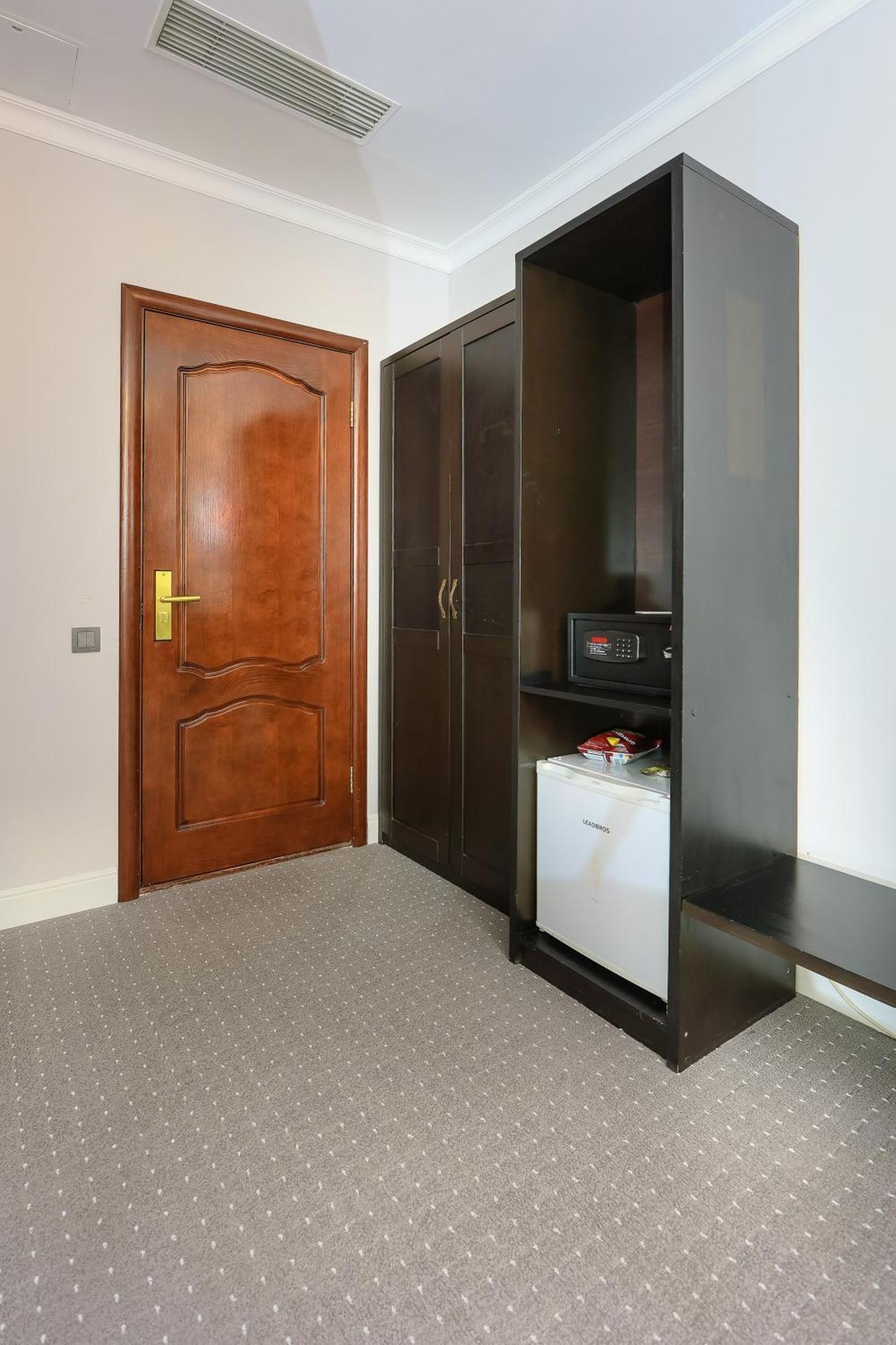 Hotel Grand Opera Koktobe