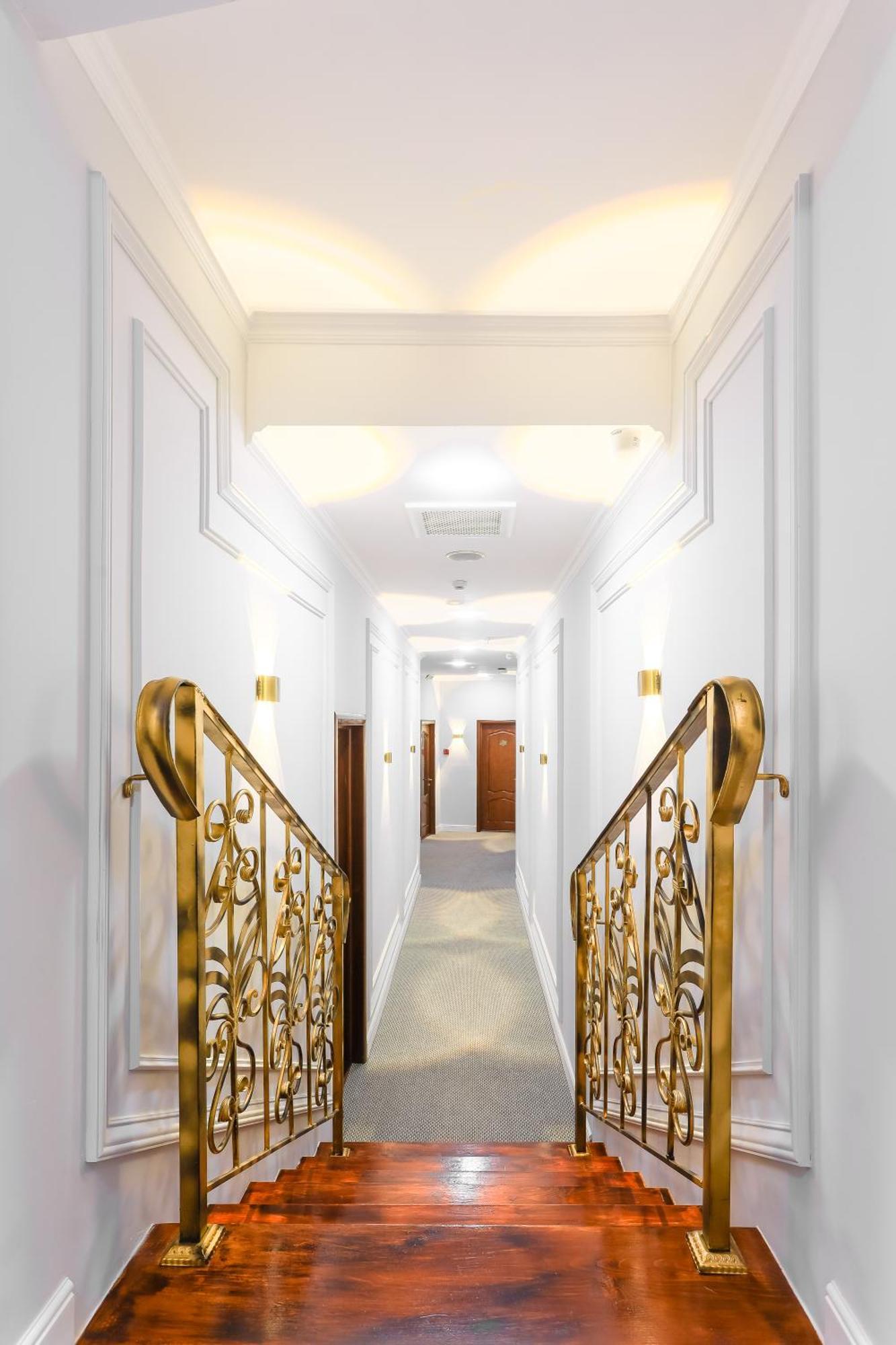 Grand Opera Hotel